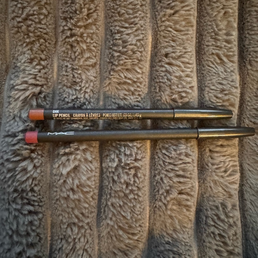 MAC COSMETICS LIP LINER - OAK